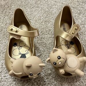Mini Melissa Cat size 6US toddler
